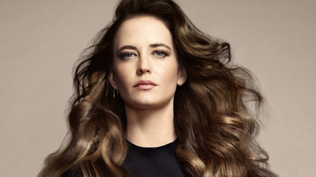 Знаменитая голубоглазая актриса Ева Грин 