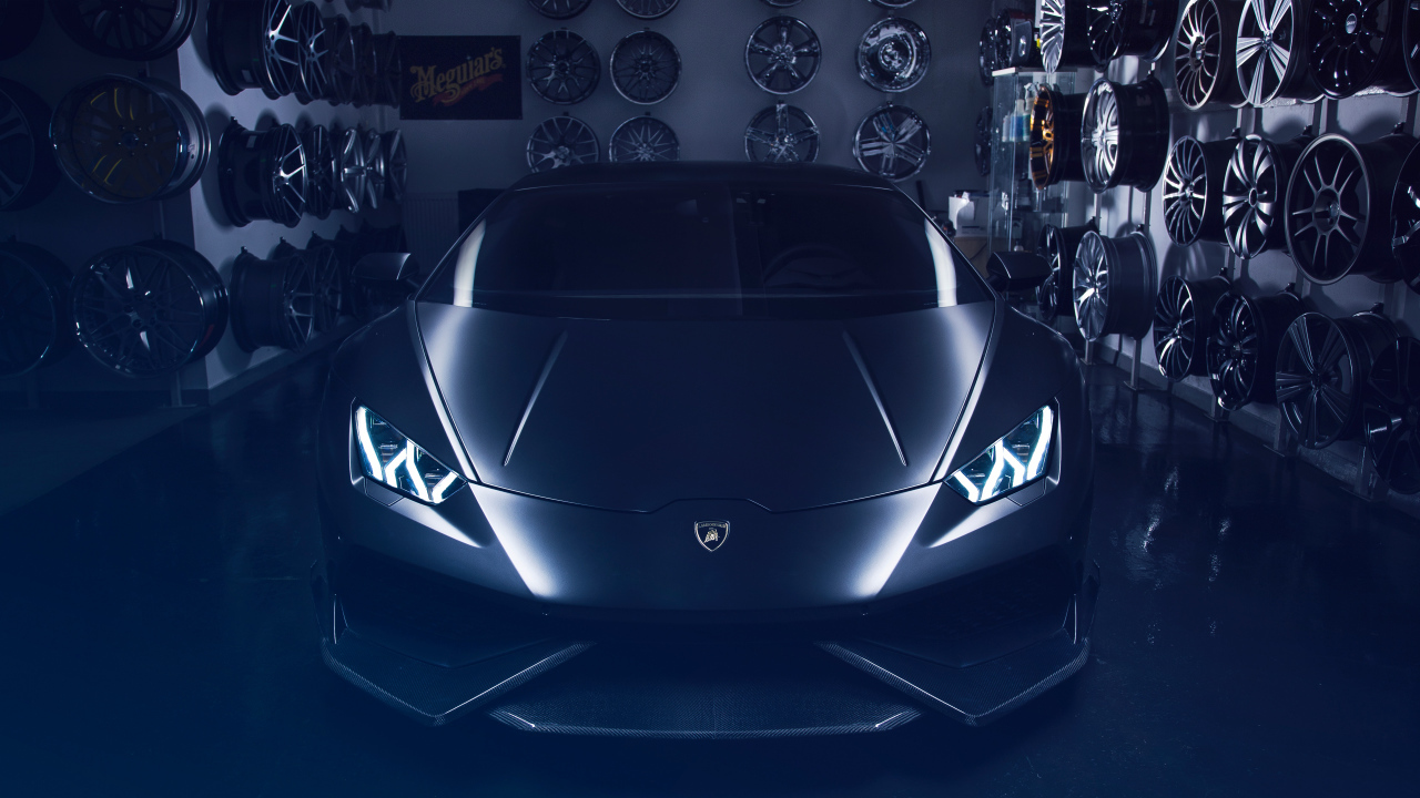 Дорогой быстрый автомобиль Lamborghini Huracan 1