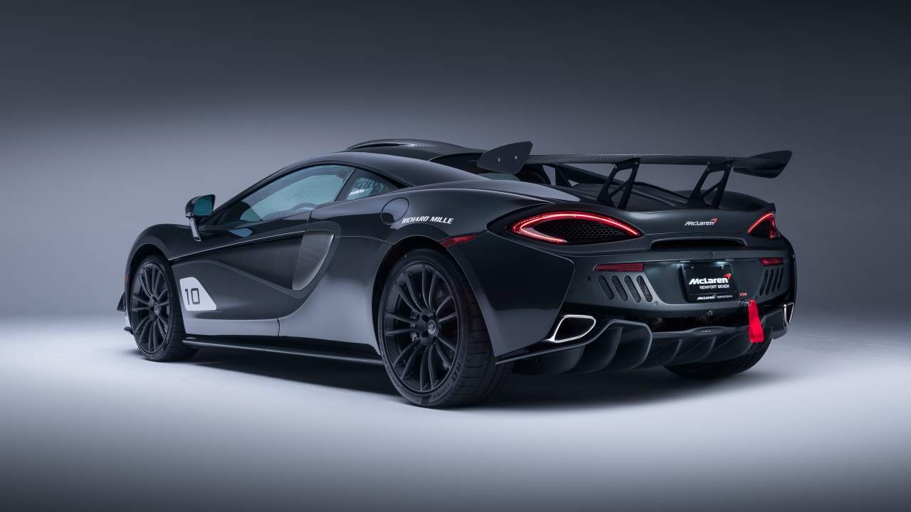 Гоночный автомобиль McLaren MSO X, 2018 вид сзади