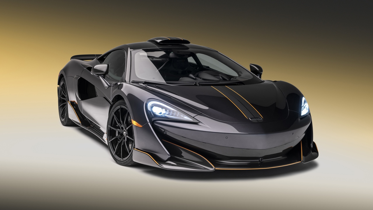 Серебристый спорткар McLaren 600LT, 2019
