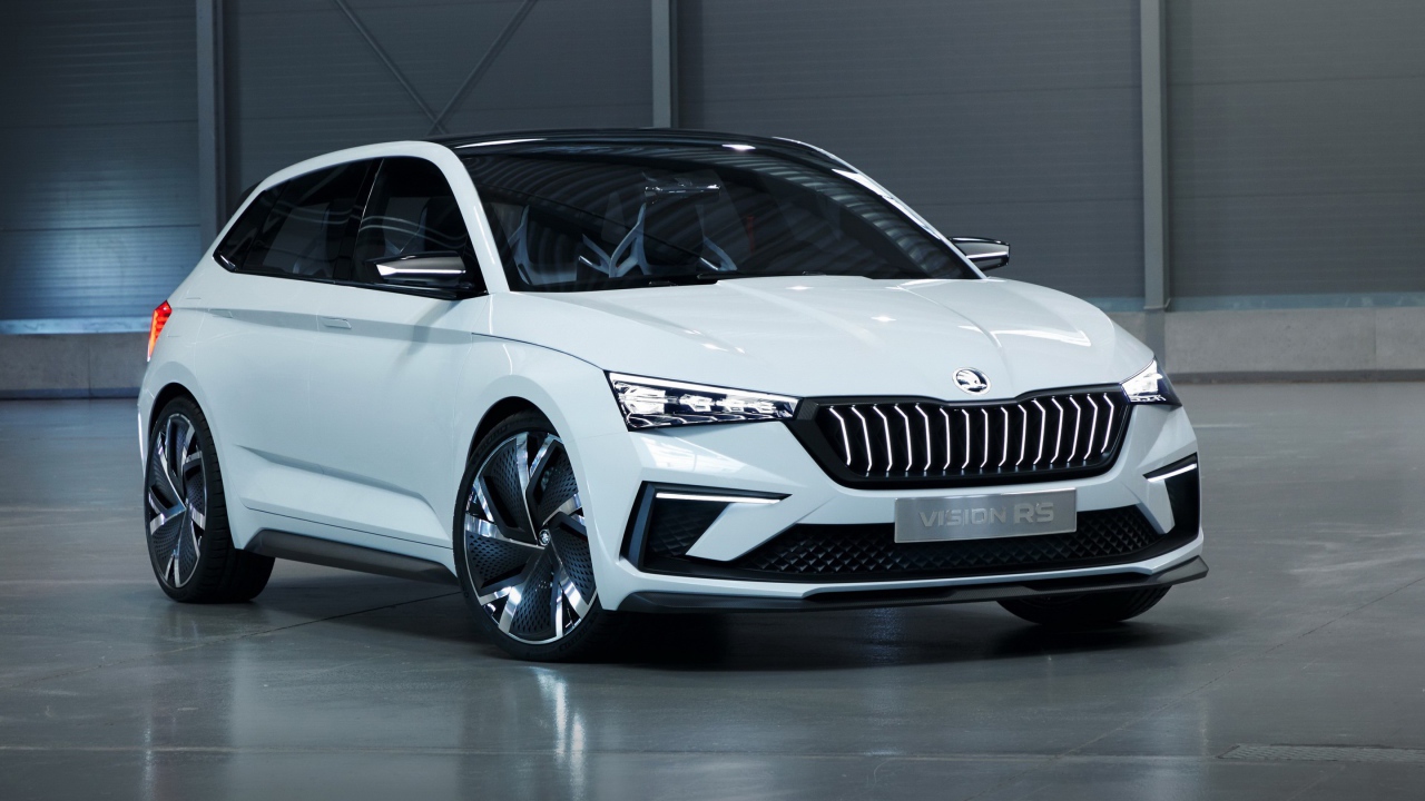 Белый автомобиль Skoda Vision RS, 2018 года