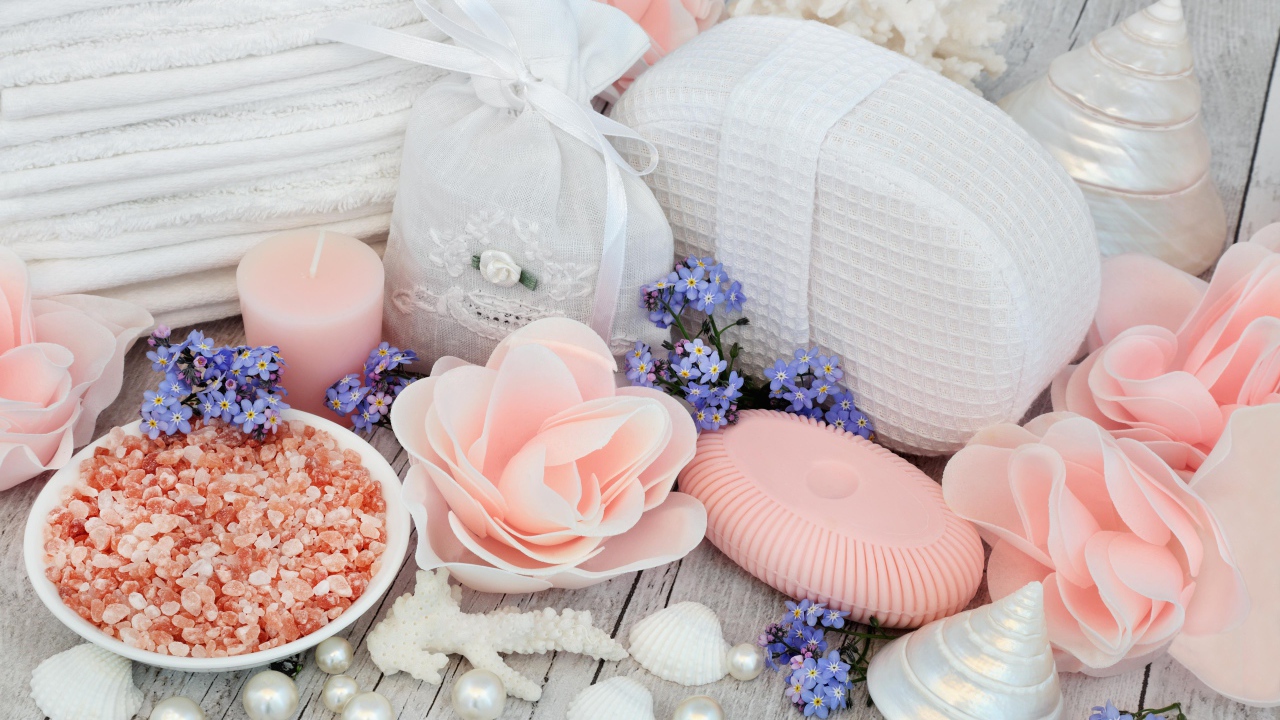 Ароматная соль, мыло, свечи и предметы декора для СПА 