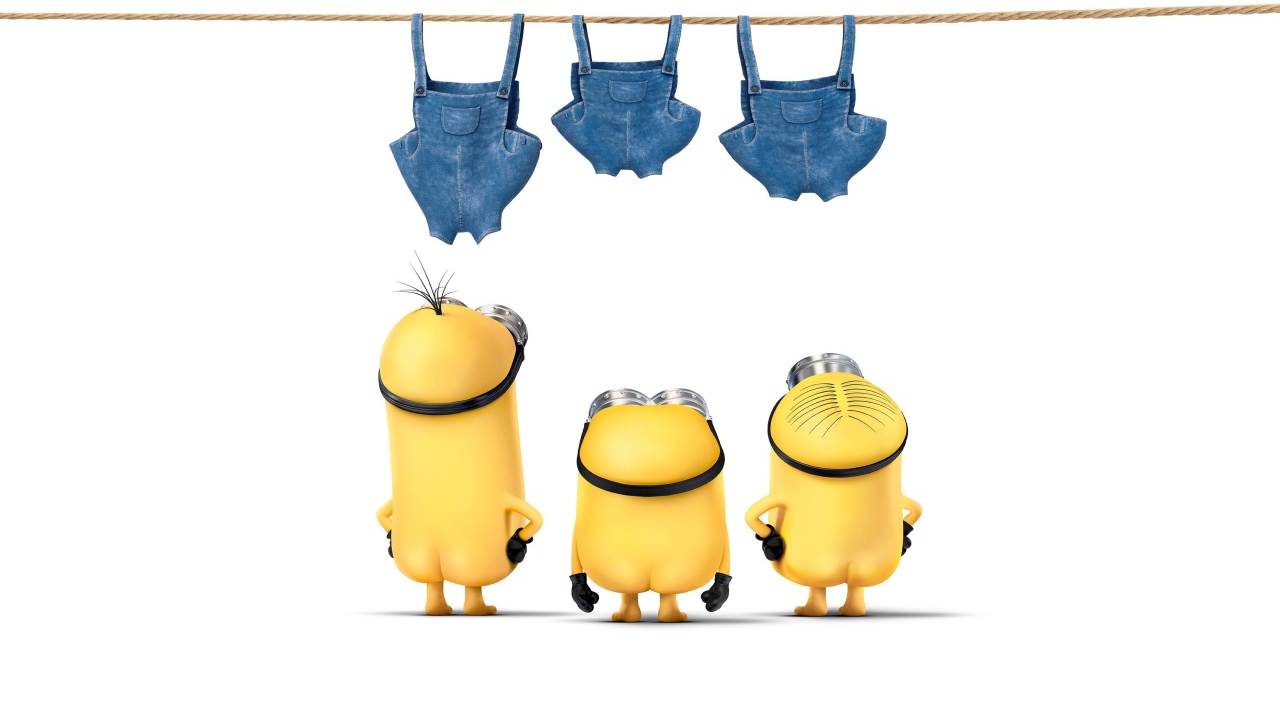 Миньоны сушат комбинезоны на веревке