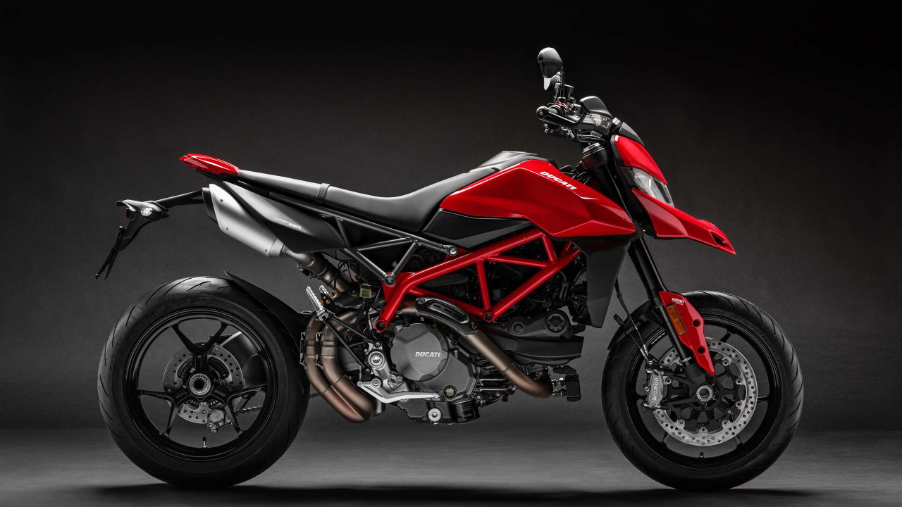 Мотоцикл  Ducati Hypermotard 950, 2019 года на сером фоне