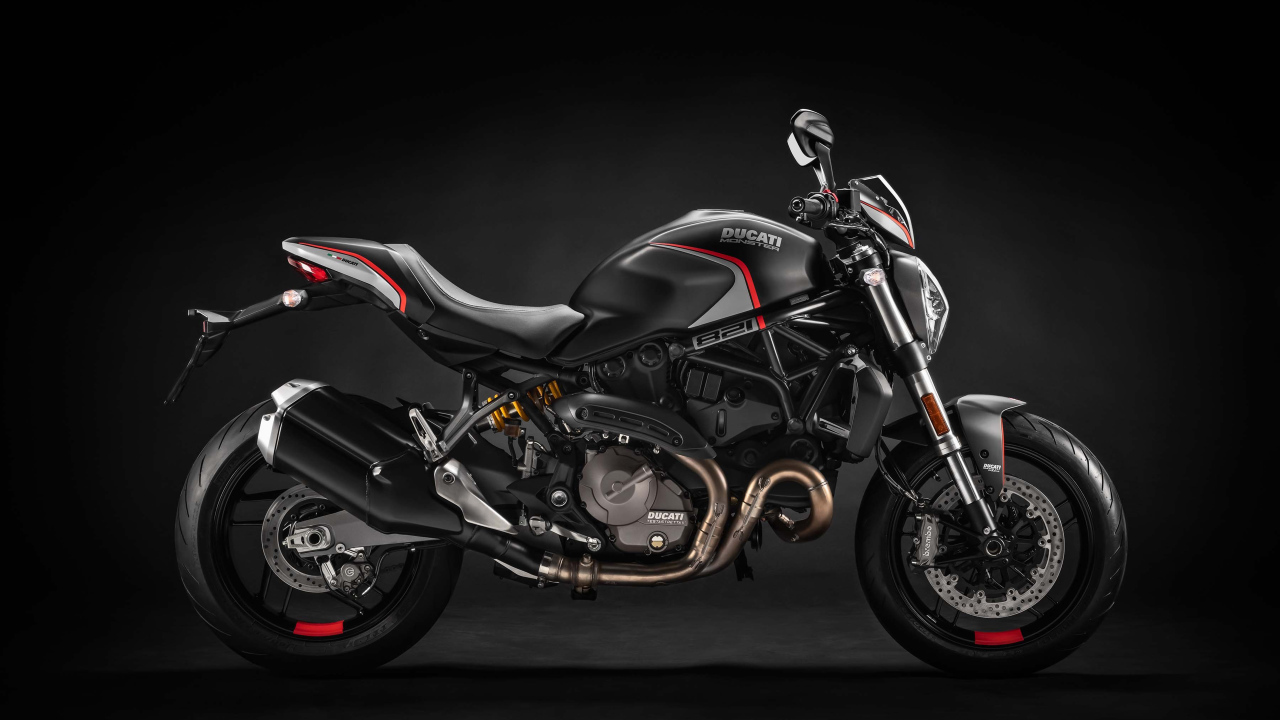 Мотоцикл Ducati Monster 821, 2019 года вид сбоку