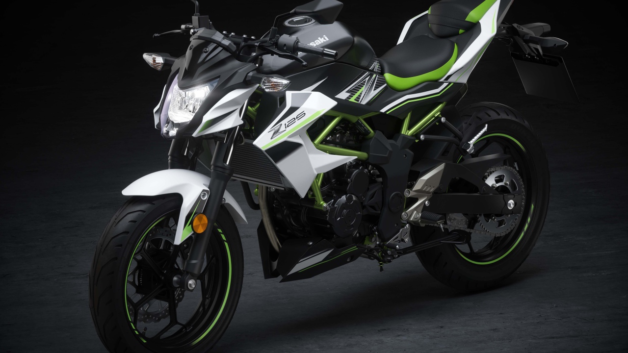 Мотоцикл Kawasaki Z125, 2019 года на сером фоне
