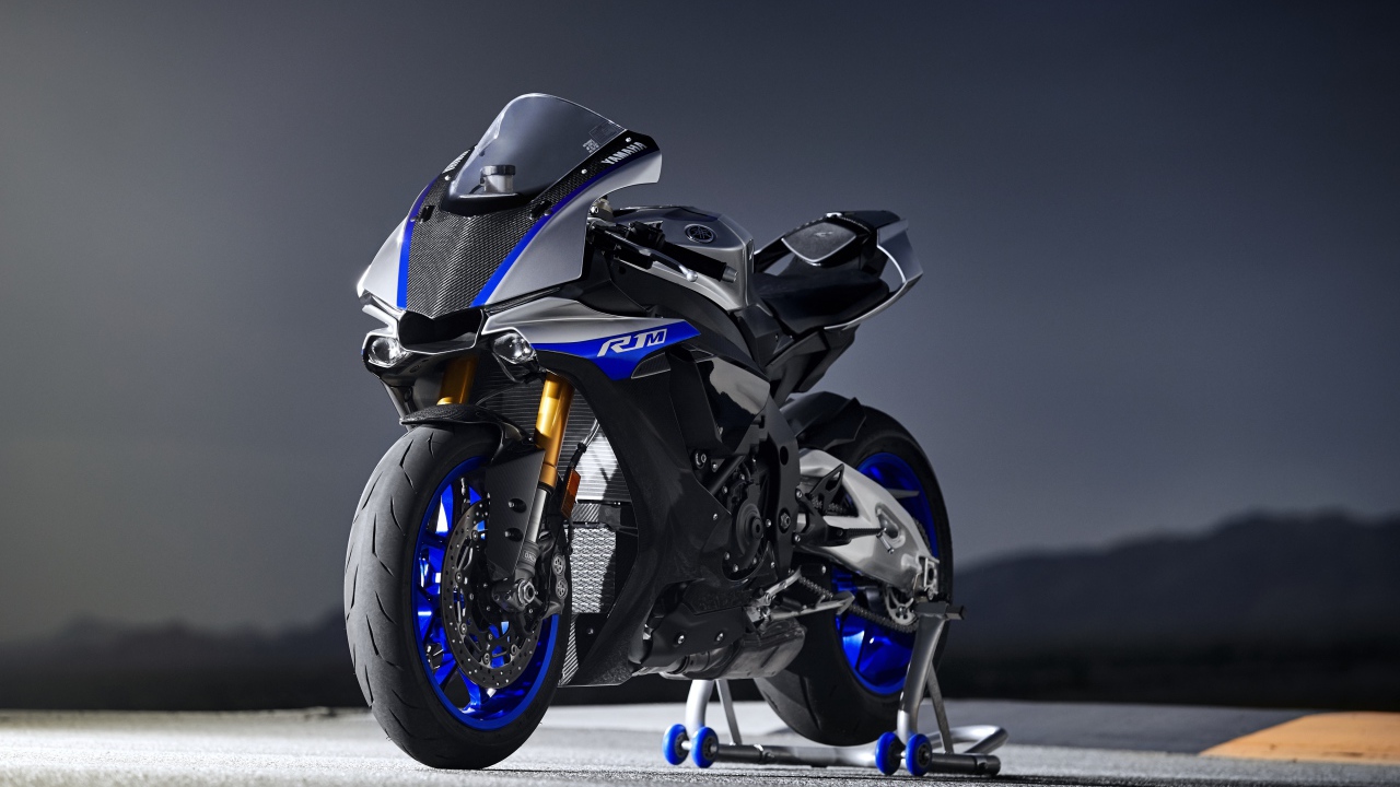 Стильный новый мотоцикл Yamaha YZF-R1M, 2018 года
