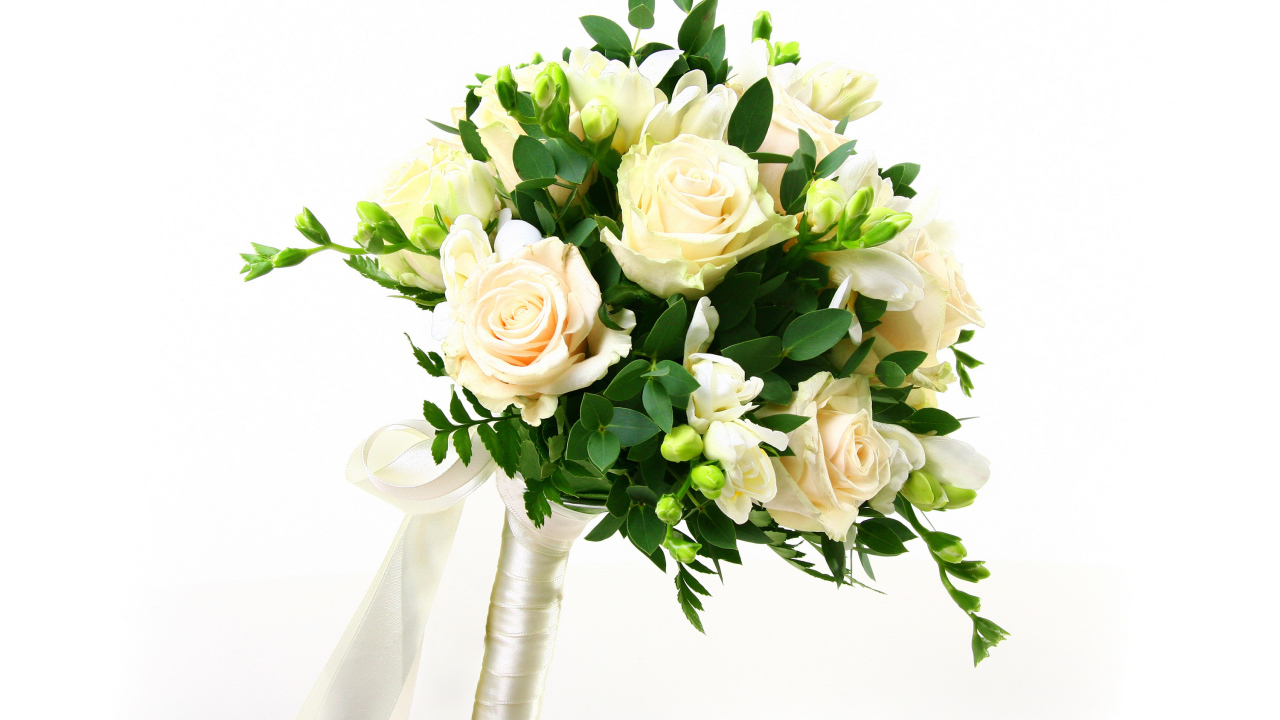 Красивый белый свадебный букет на белом фоне