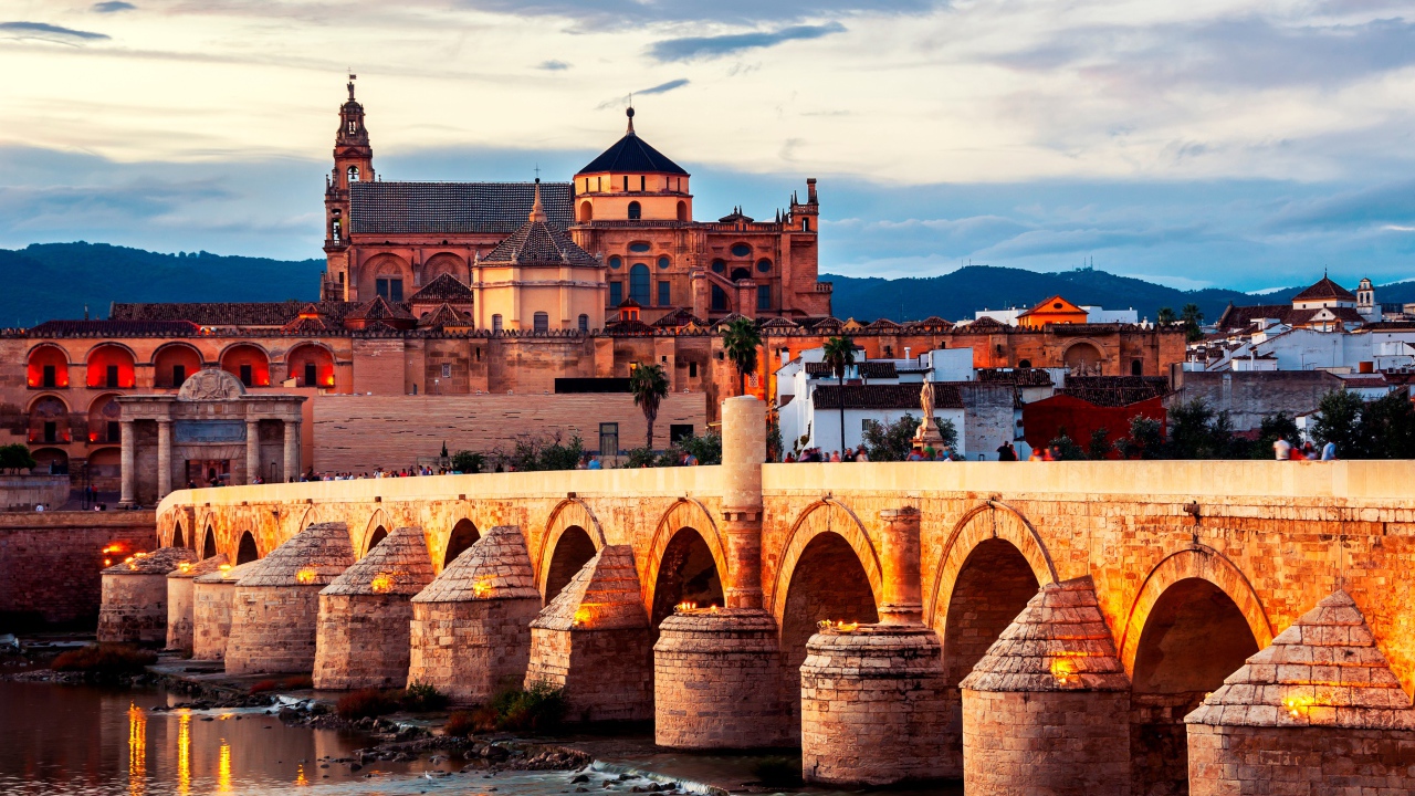 Арочный Римский мост, Кордова Италия