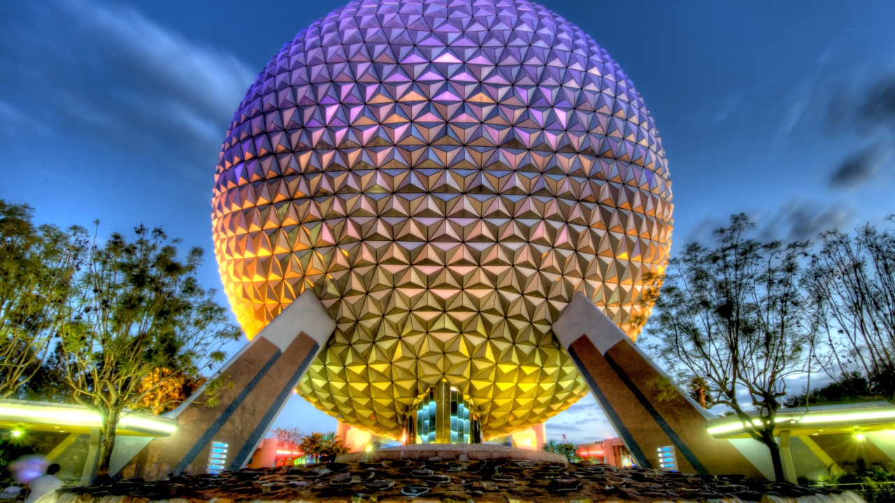 Космический корабль «Земля», символ тематического парка Эскот, Флорида. США