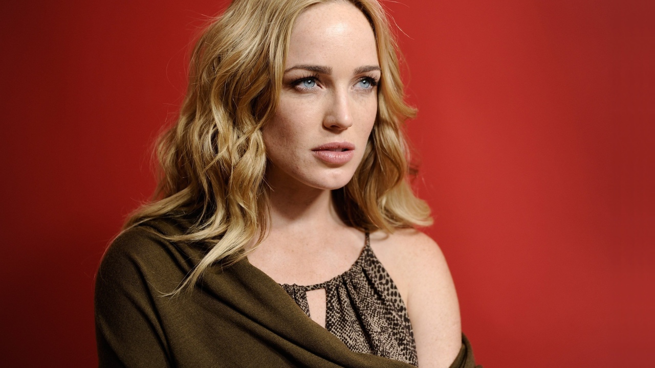 Голубоглазая блондинка, актриса Кейти Лотц