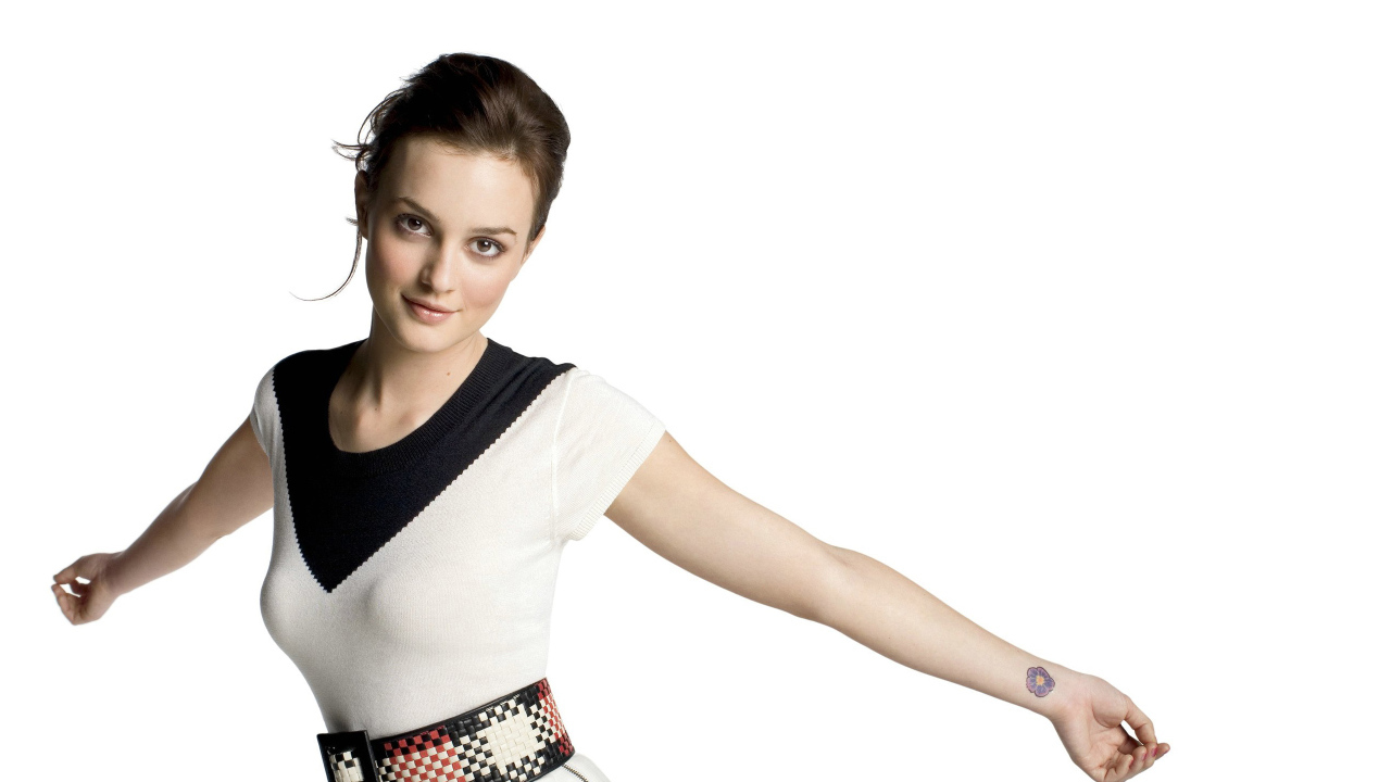 Молодая актриса Лейтон Мистер фото на белом фоне