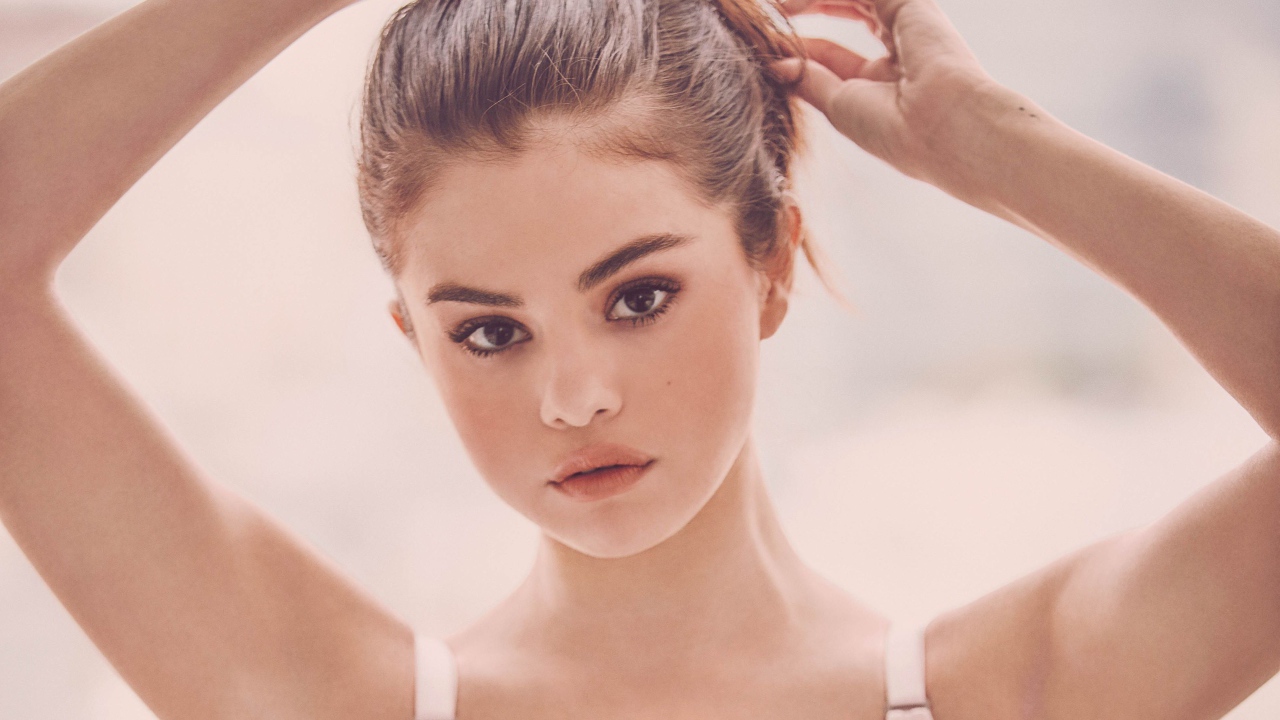 Молодая актриса и певица Селена Гомес