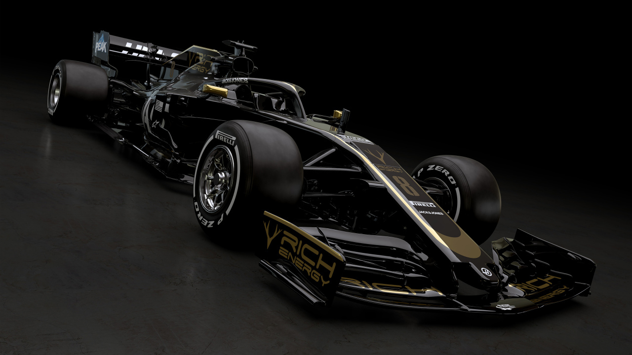 Черный гоночный автомобиль Haas VF-19,  2019 года