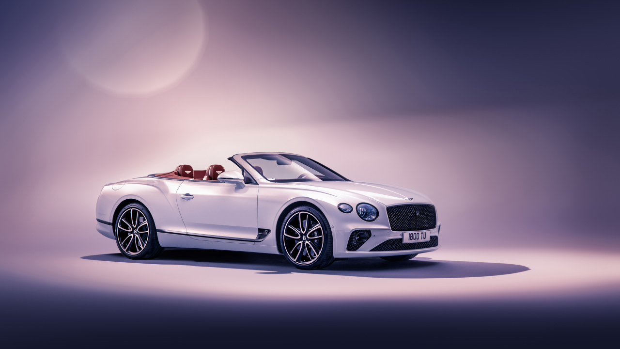 Белый автомобиль кабриолет Bentley Continental GT Convertible 2019 года 