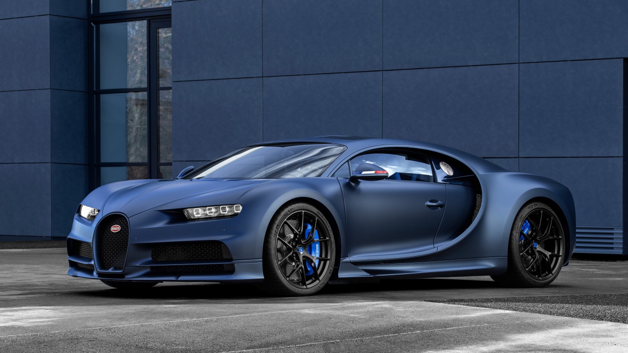 Спортивный автомобиль Bugatti Chiron 2019 года
