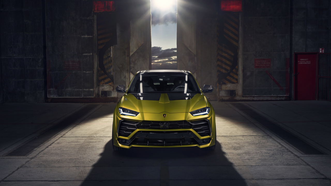 Автомобиль  Lamborghini Urus Esteso 2019 года вид спереди