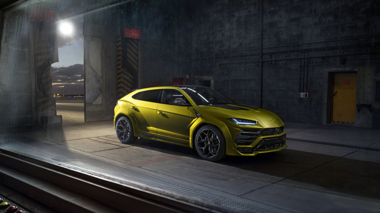 Новый автомобиль Lamborghini Urus Esteso 2019 года в ангаре