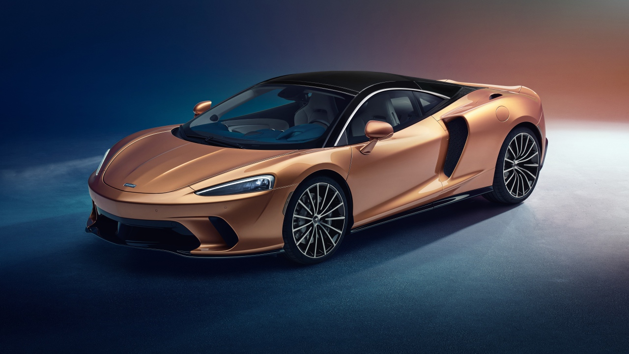 Коричневый автомобиль McLaren GT Superlight 2019 года