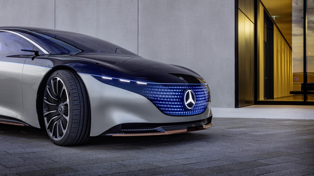 Перед автомобиля Mercedes-Benz Vision EQS 2019 года