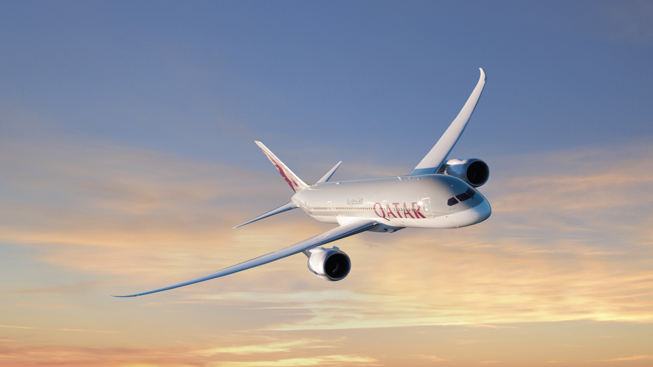 Боинг авиакомпании Qatar в небе