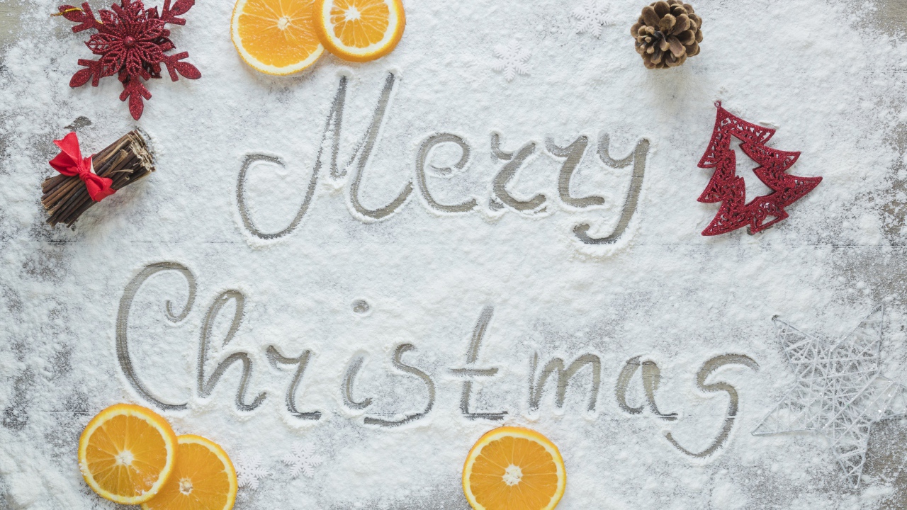 Надпись Merry Christmas на белом фоне