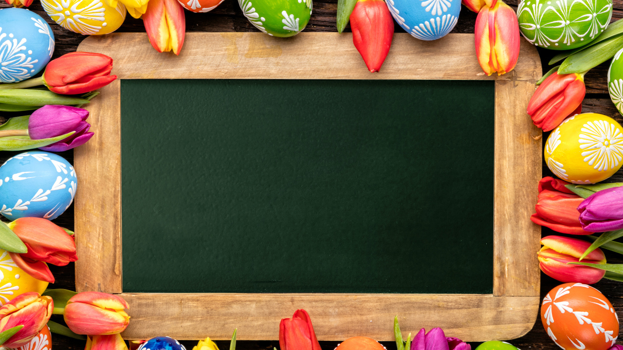 Крашеные яйца с тюльпанами вокруг рамки, шаблон для открытки на праздник Пасха