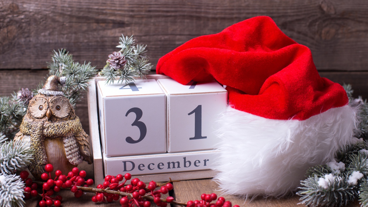 Кубики, новогодняя шапка и украшения на праздник 