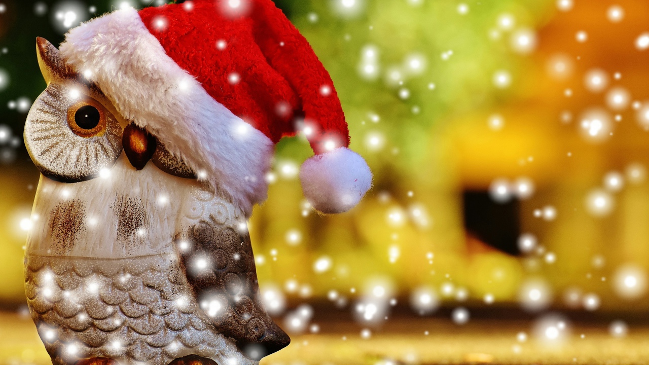Статуэтка совы в шапке Санта Клауса 
