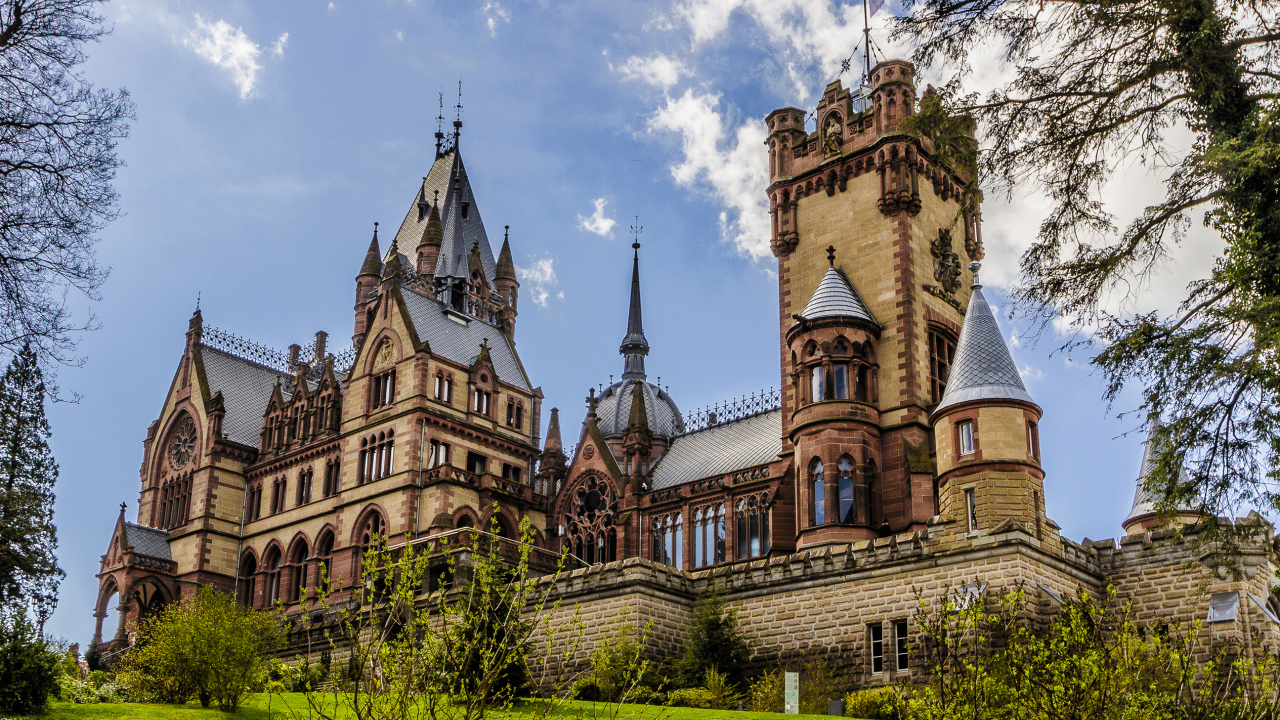 Замок Шлос Драхенбург,  город Кёнигсвинтере,Германия