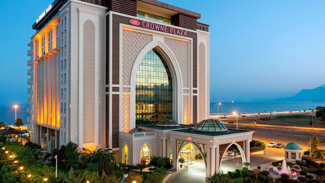 Красивый отель Кроун плаза Анталья, Турция