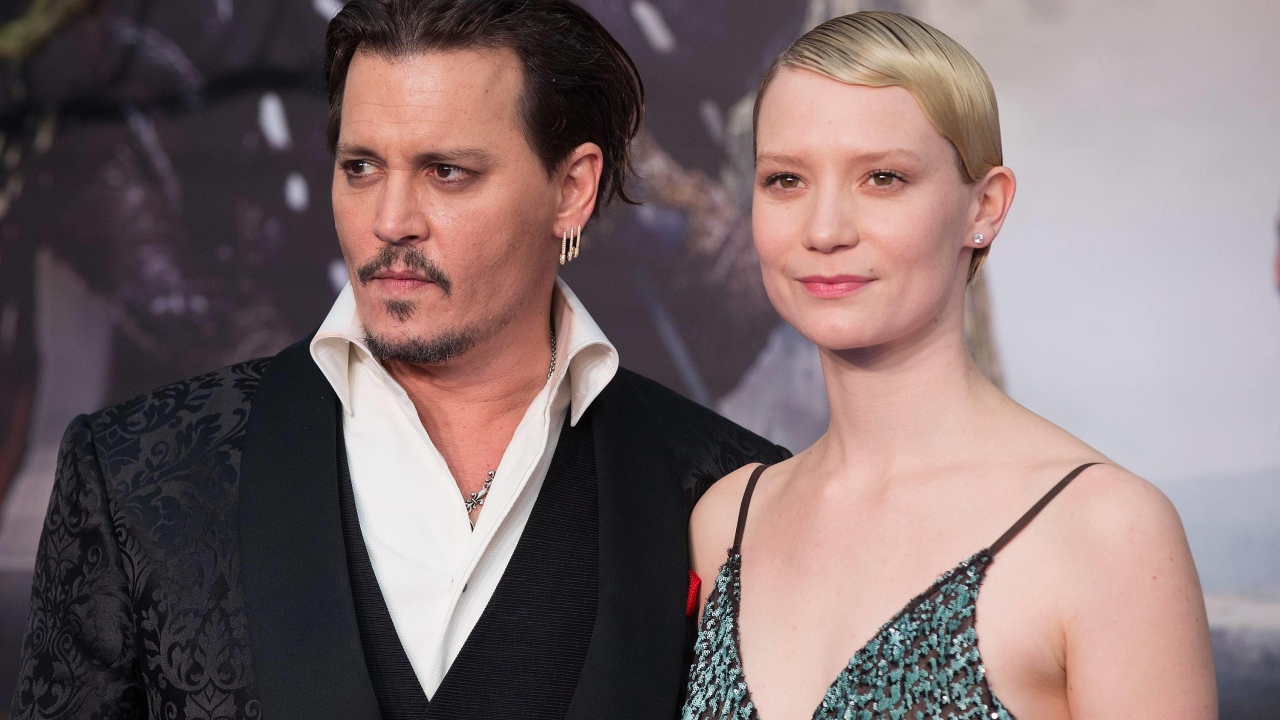Актер Джонни Депп и актриса  Миа Васиковска