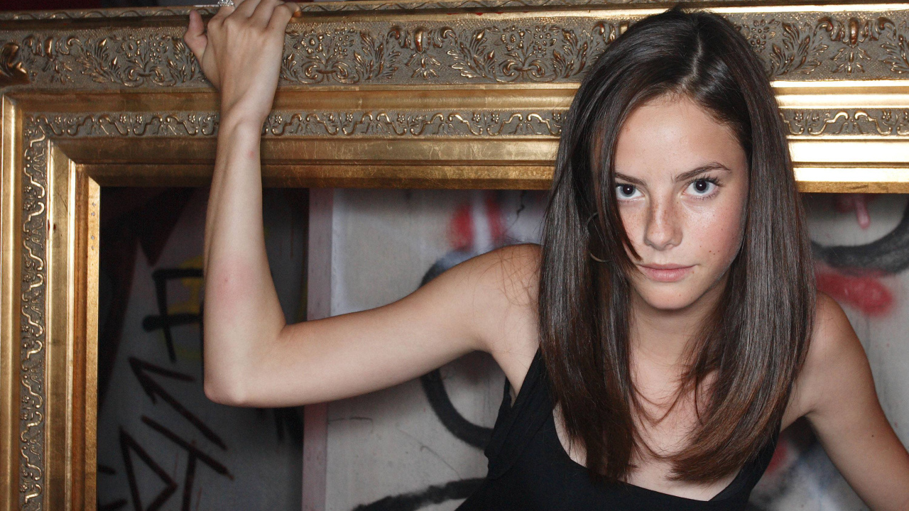 Актриса Кая Скоделарио в картине