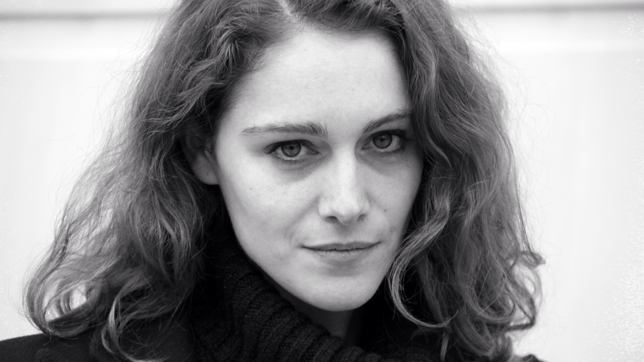 Греческая актриса Ариана Лабед черно белое фото