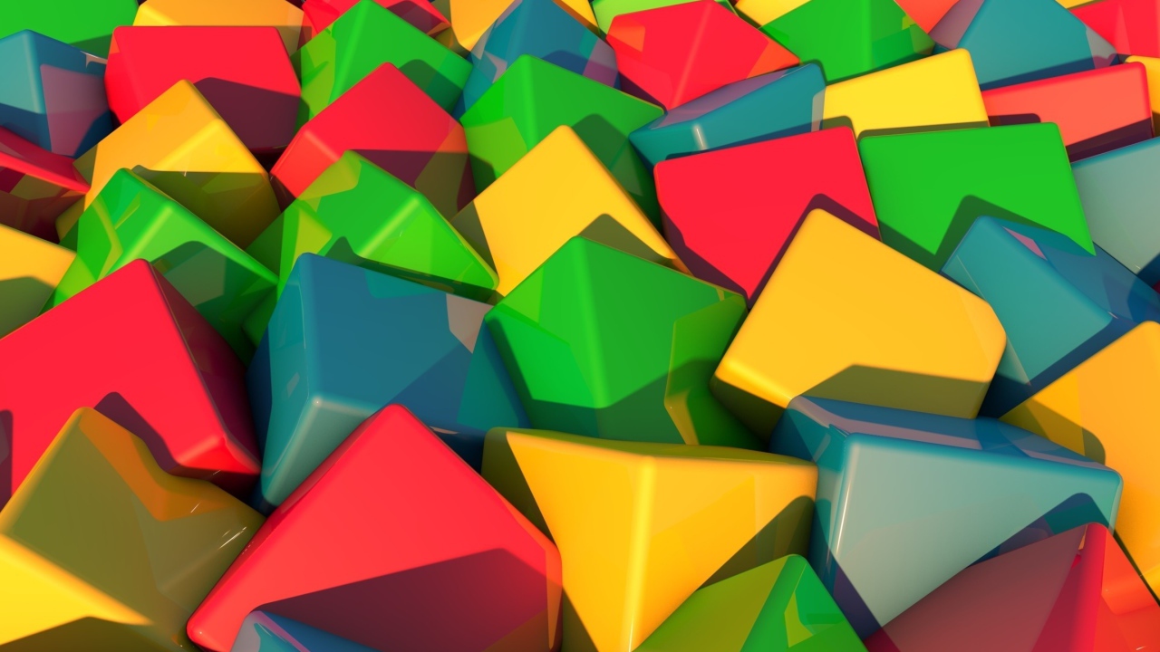 Много разноцветных пластмассовых кубиком