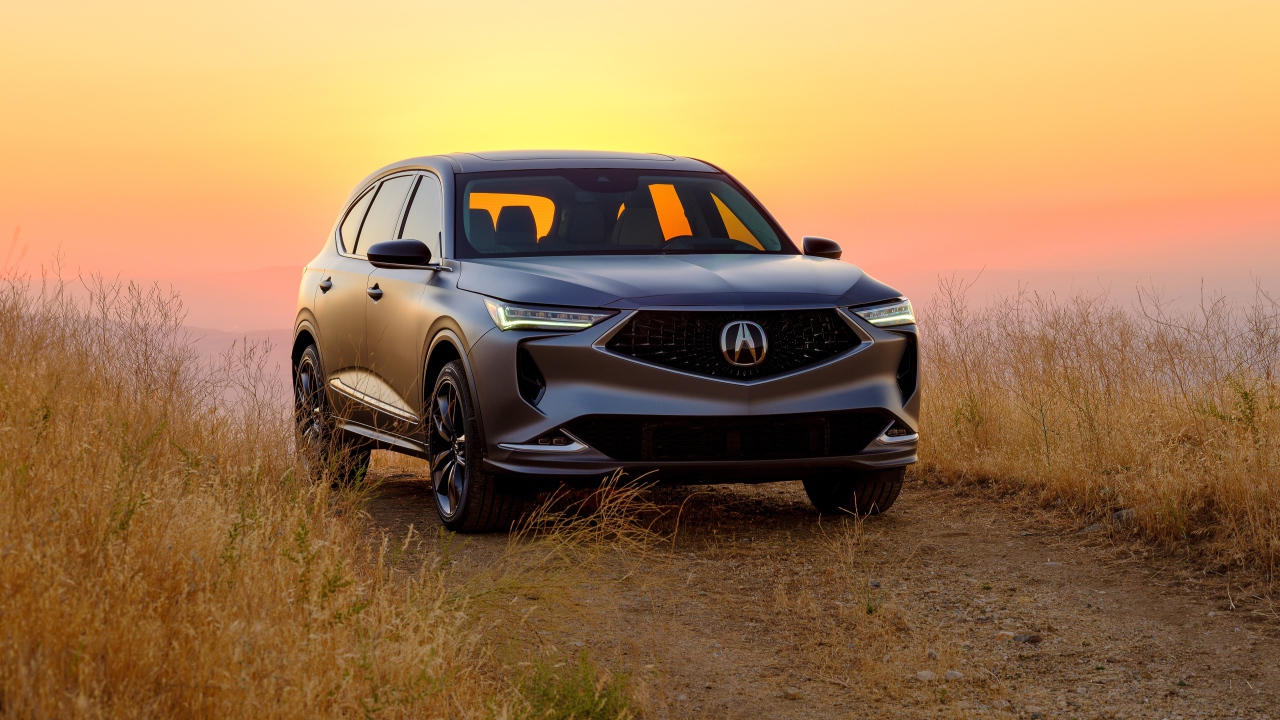 Автомобиль Acura MDX Prototype 2020 года в поле