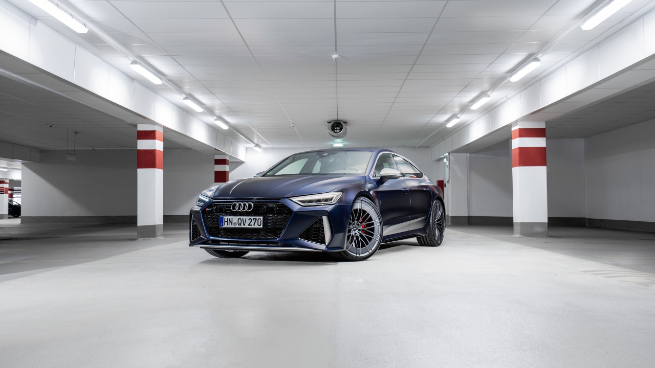 Автомобиль Audi RS 7 Sportback 2020 года на подземной парковке 