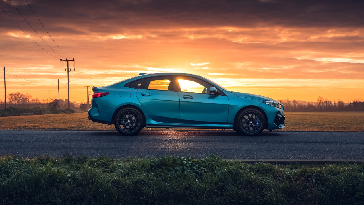 Автомобиль BMW 218i Gran Coupe M Sport 2020 года цвета аквамарин 