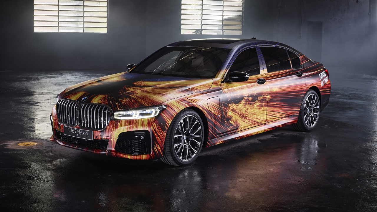 Автомобиль BMW 745e XDrive M Sport, 2020 года в гараже