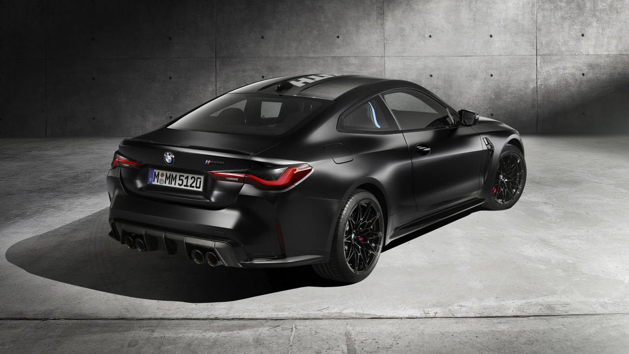 Черный BMW M4 Competition X Kith 2020 года вид сзади