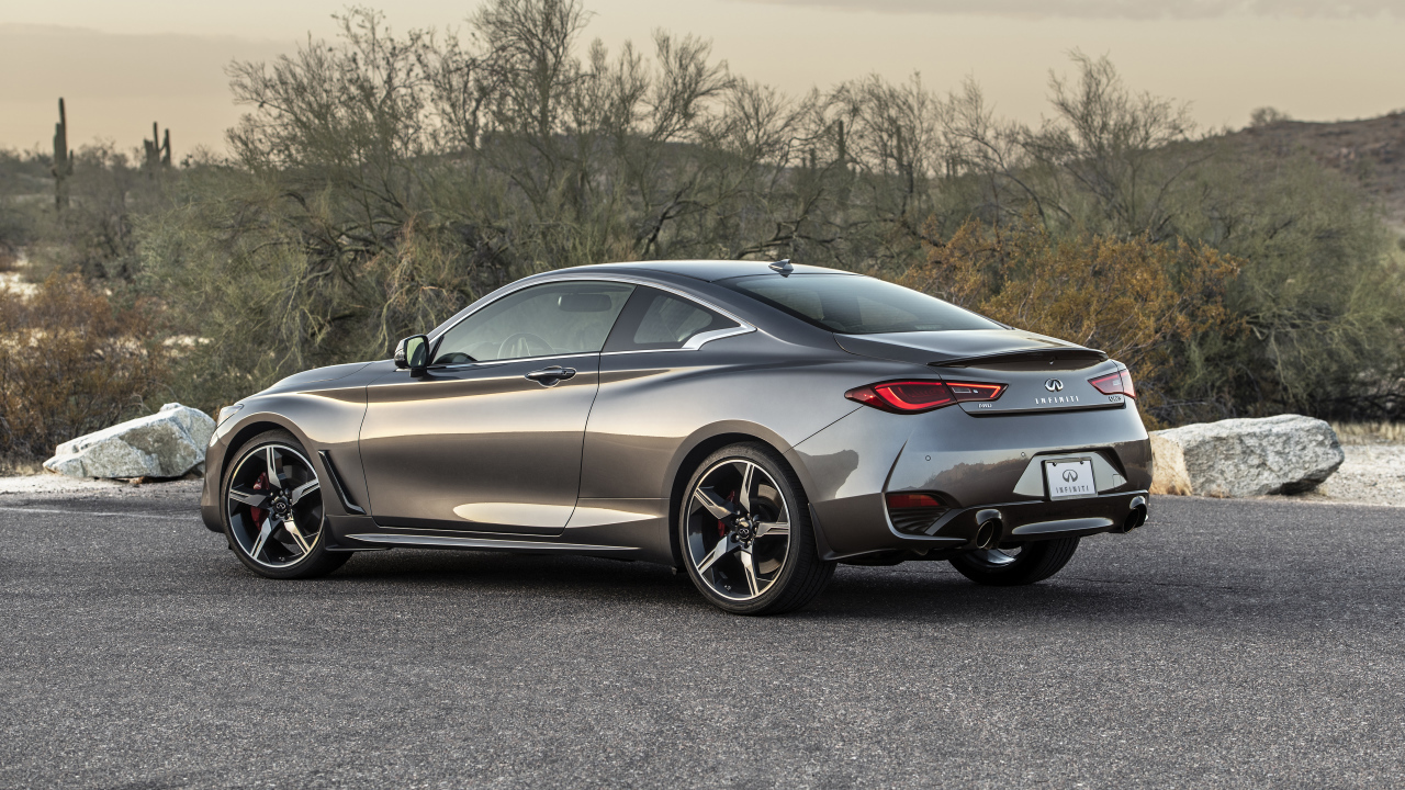 Автомобиль Infiniti Q60 Red Sport 400 AWD, 2021 года вид сзади