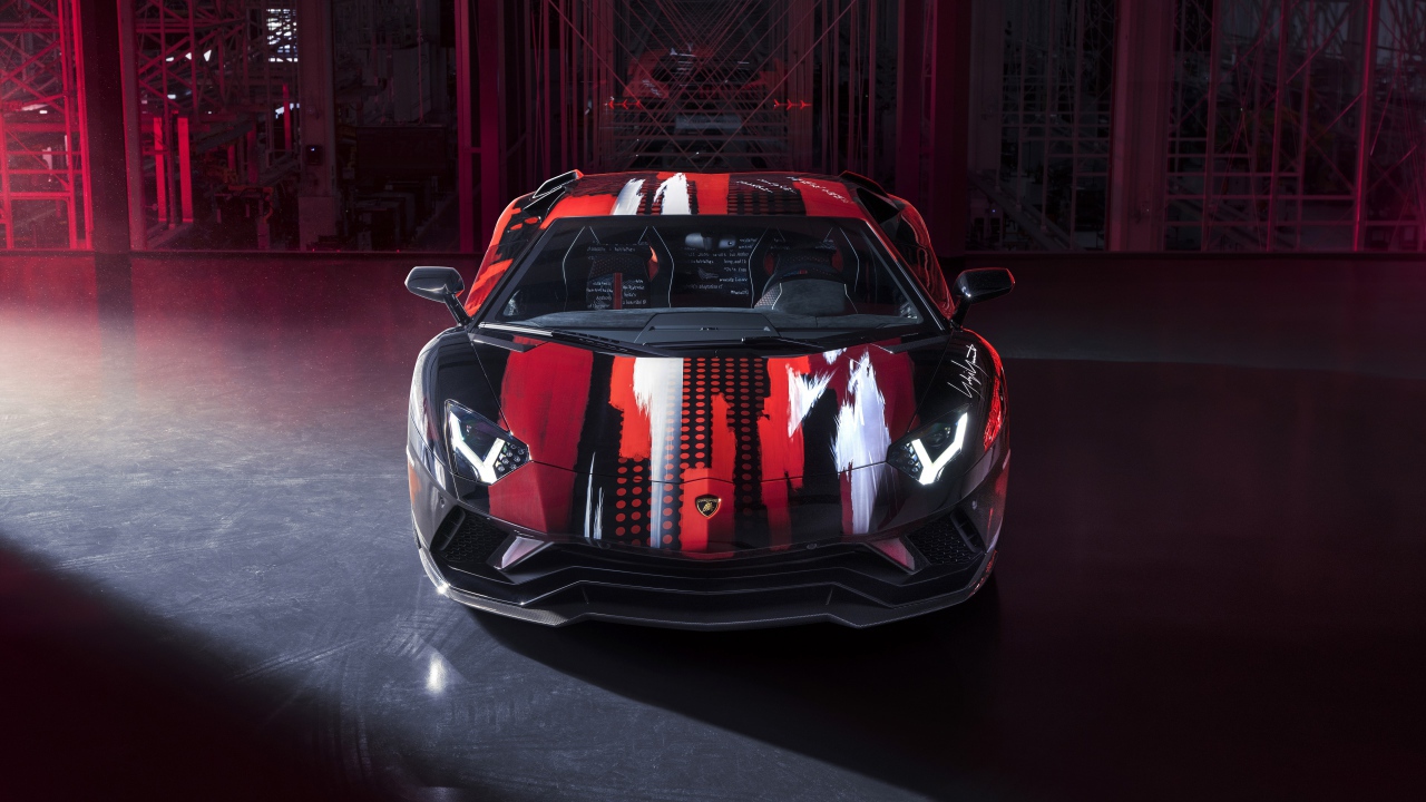 Спортивный автомобиль  Lamborghini Aventador S, 2021 года вид спереди