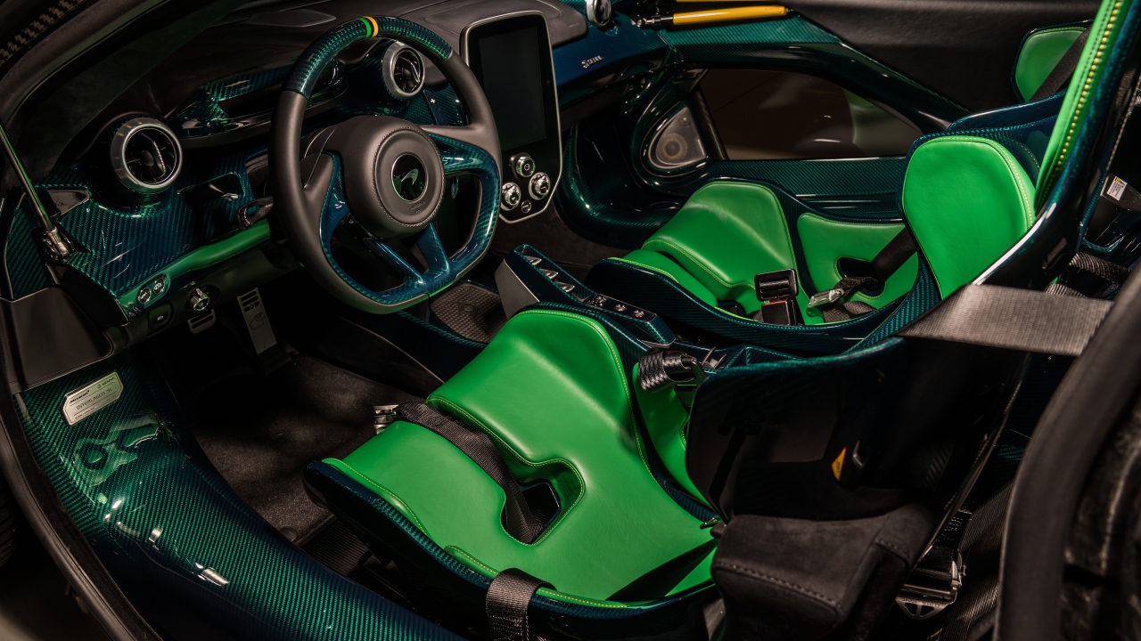 Кожаный салон автомобиля McLaren Senna XP, 2019 года