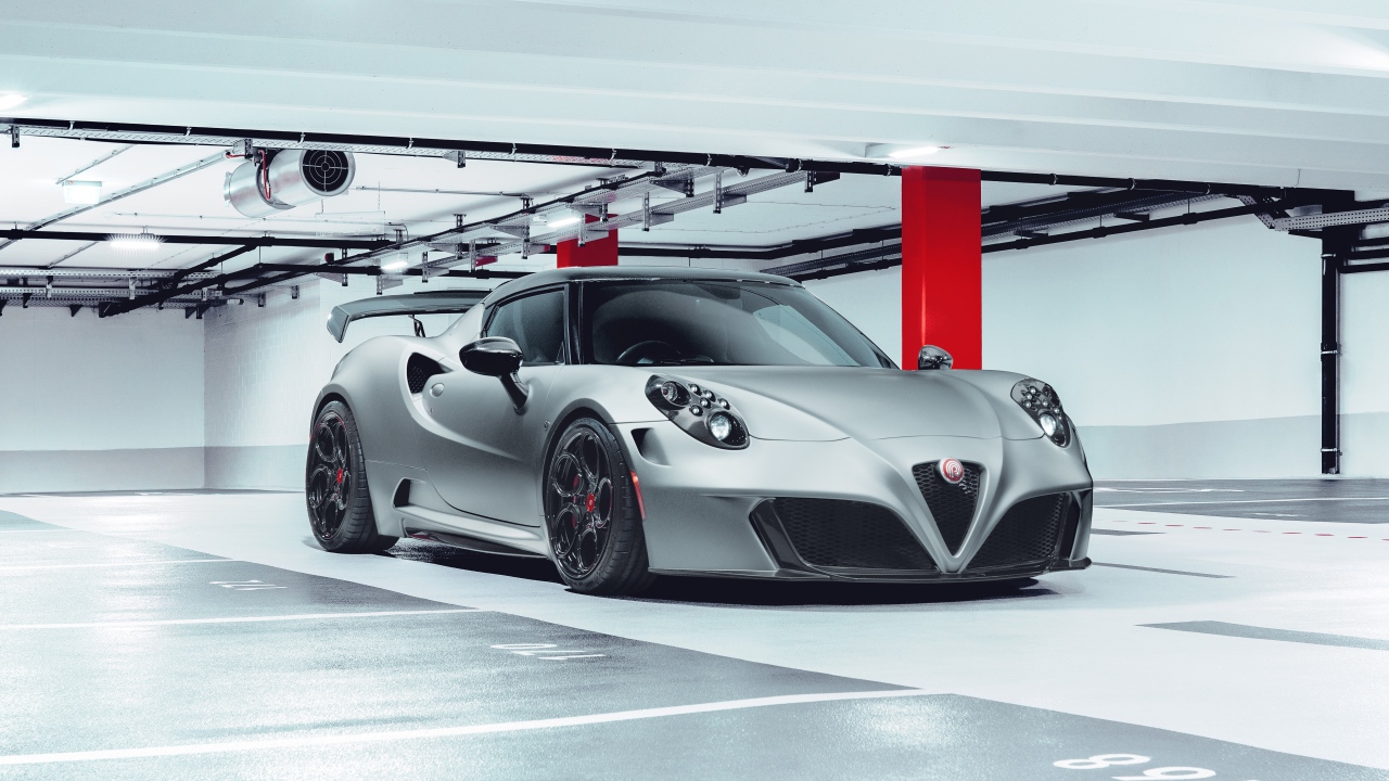 Спортивный Pogea Racing Nemesis 2020 года в гараже