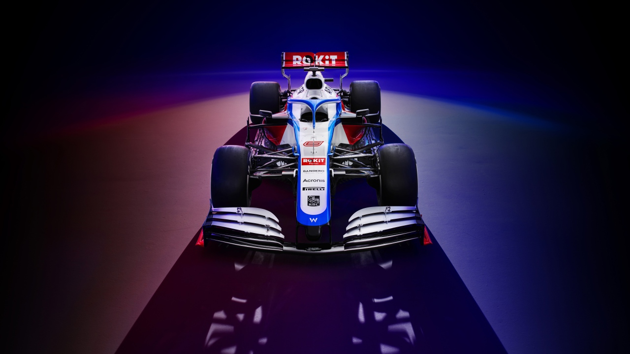 Гоночный автомобиль Williams FW43,  2020 года на синем фоне вид спереди