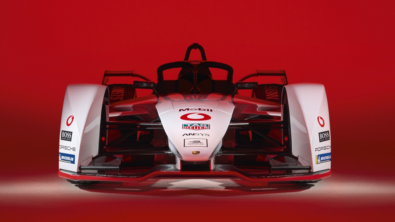 Гоночный автомобиль Porsche 99X Electric 2019 года вид спереди