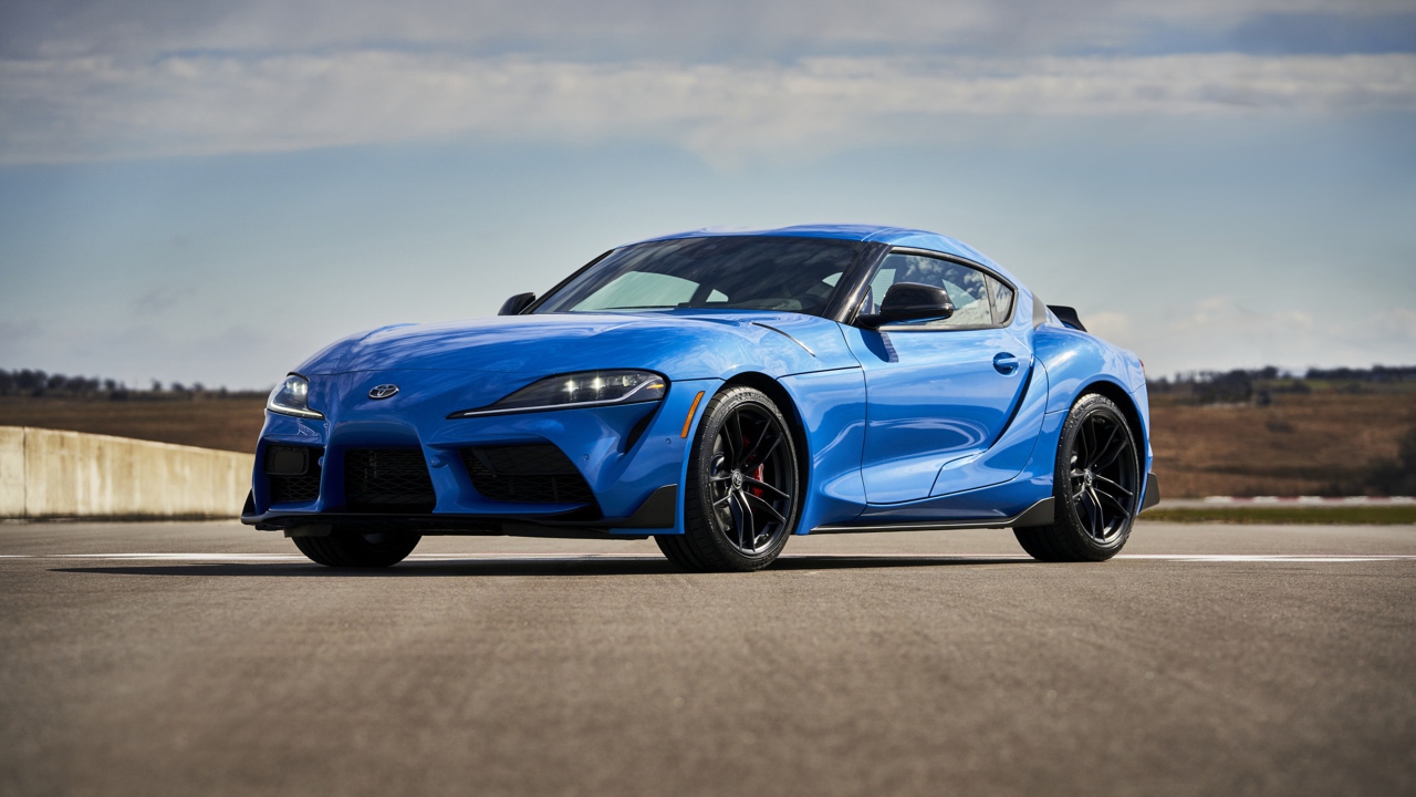 Синий автомобиль Toyota GR Supra A91, 2021 года 