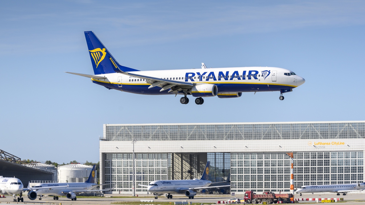Ryanair Boeing-737-800 passenger aircraft