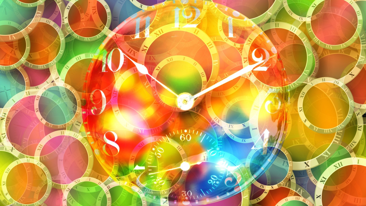 Часы  на необычном фоне