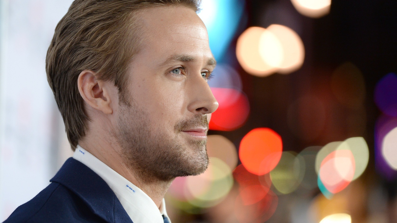 Актер Райан Гослинг вид сбоку